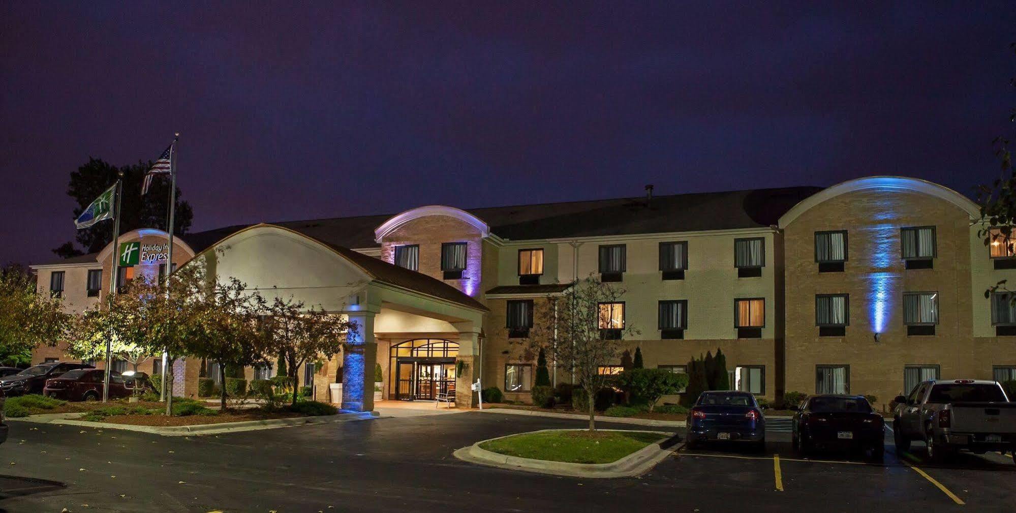 Holiday Inn Express Hotel & Suites Canton By Ihg Exterior foto